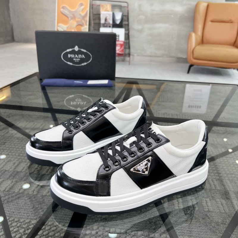 Pra*a casual shoes